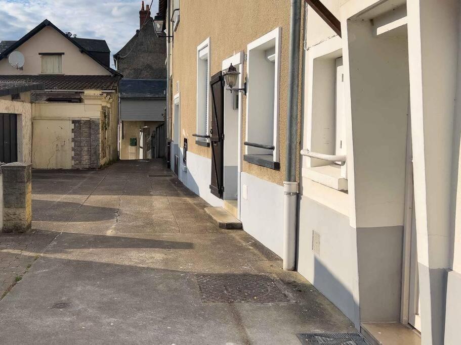 Maison Semi-Troglodyte Avec 4 Velos Rochecorbon Bagian luar foto