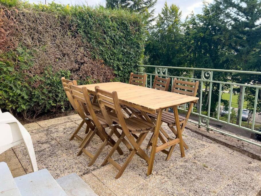Maison Semi-Troglodyte Avec 4 Velos Rochecorbon Bagian luar foto